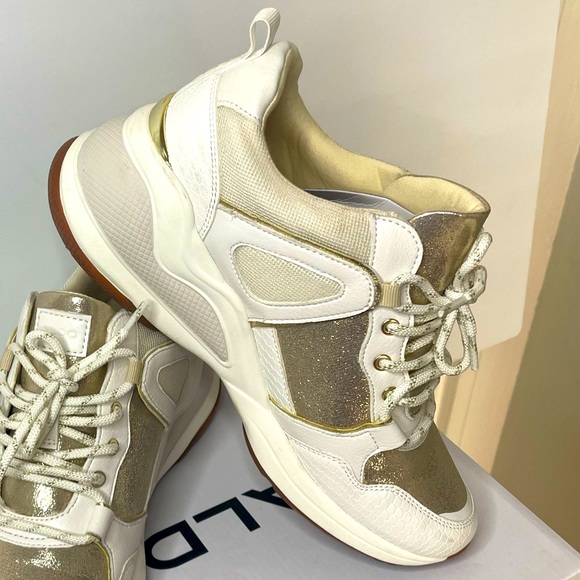 Aldo | White, Gold, & Cream Patchwork Platform Sneakers - Picture 4 of 6